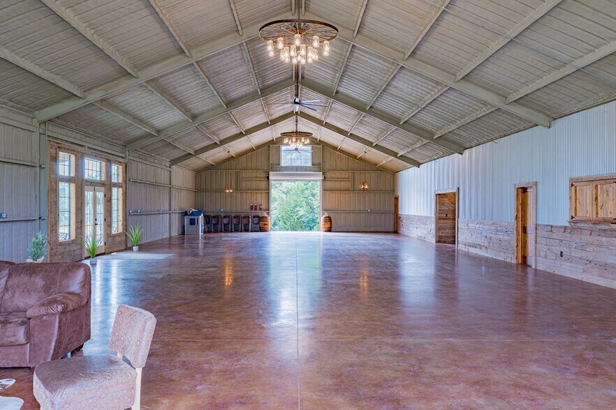 More Photos Of 5015 State Highway 155, Palestine Lodge Meeting Hall For Sale