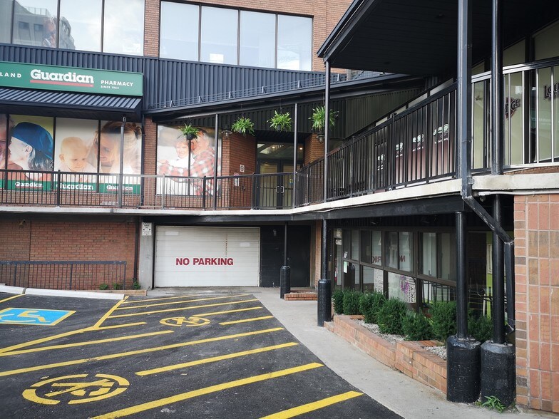 More Photos Of 180 James St S, Hamilton Office For Lease