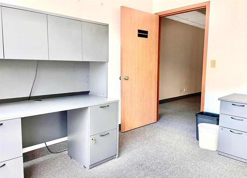 More Photos Of 456 Fulton St, Peoria Office For Sale