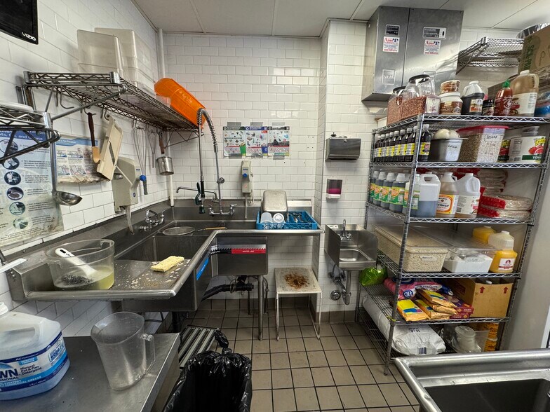More Photos Of 7501-7505 W Sunset Blvd, Los Angeles Restaurant For Lease