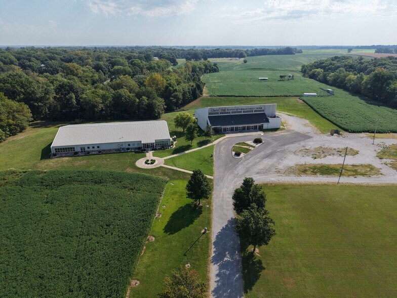 More Photos Of 810 Soldiers Way, Evansville Schools For Sale