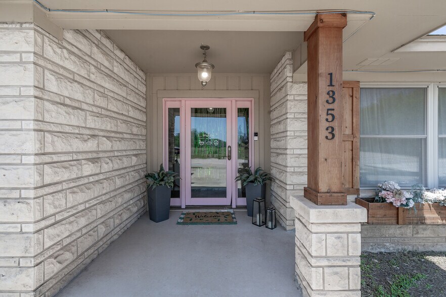 More Photos Of 1353 Main St, Liberty Hill Office For Sale