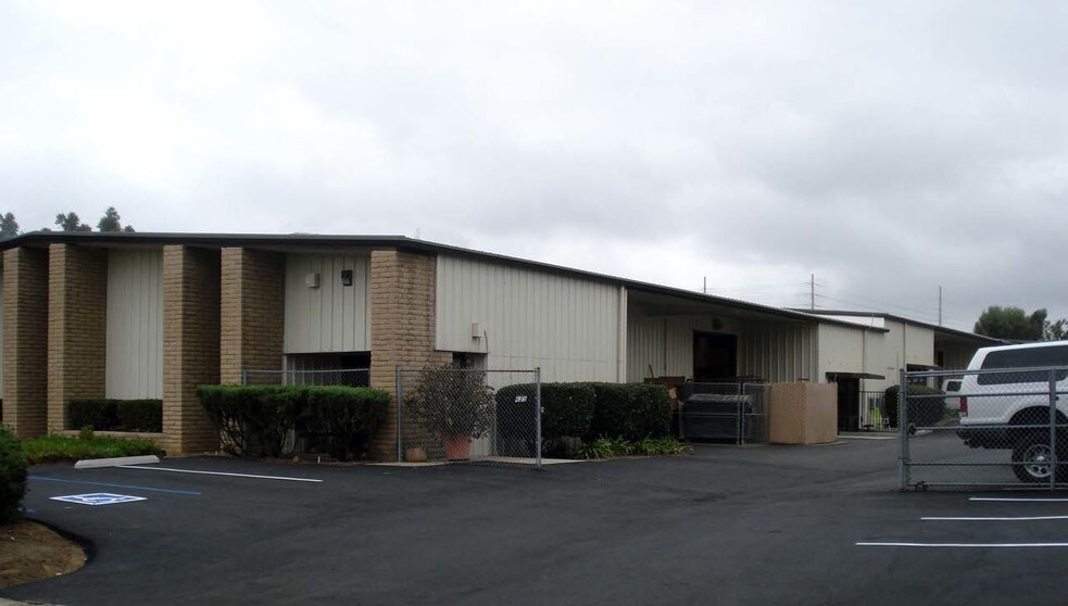 More Photos Of 625 Superior St, Escondido Manufacturing For Lease