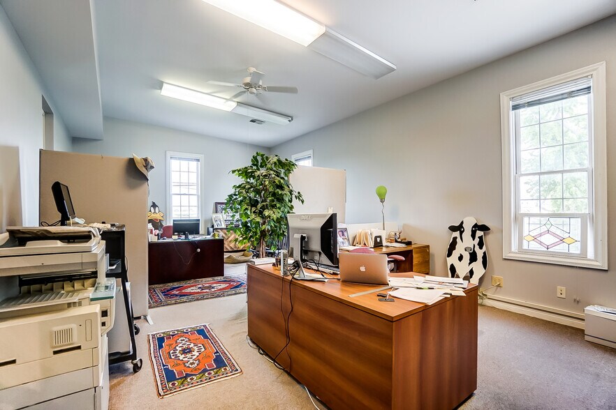 More Photos Of 1550 Lewis Center Rd, Lewis Center Freestanding For Sale