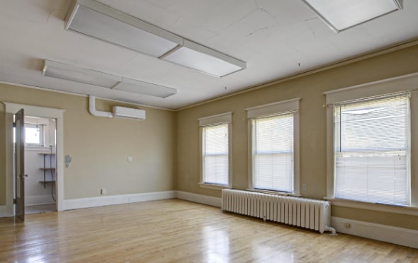 More Photos Of 634 Wisconsin St, Oshkosh Religious Facility For Sale