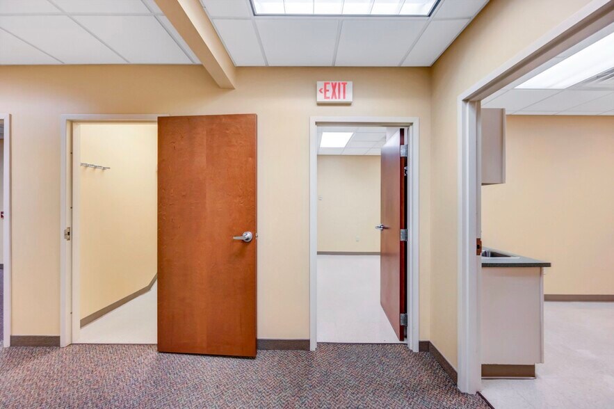 More Photos Of 1110 Clay Ave, Dunmore Medical For Lease