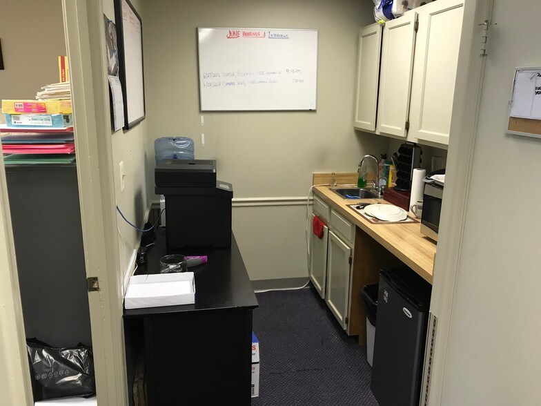 More Photos Of 9693-9697 Main St, Fairfax Medical For Sale