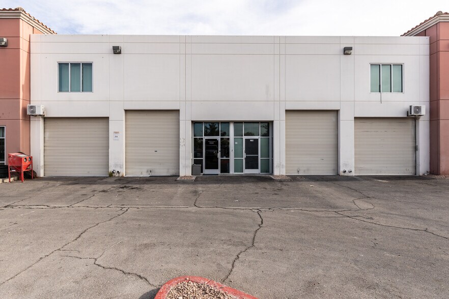 More Photos Of 4570 Donovan Way, North Las Vegas Light Distribution For Lease