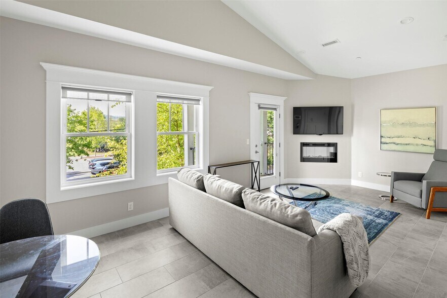 More Photos Of 135 Broad St, Asheville Office For Sale