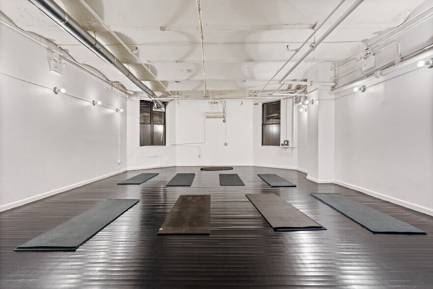 More Photos Of 56 E 11th St, New York Loft Creative Space For Lease
