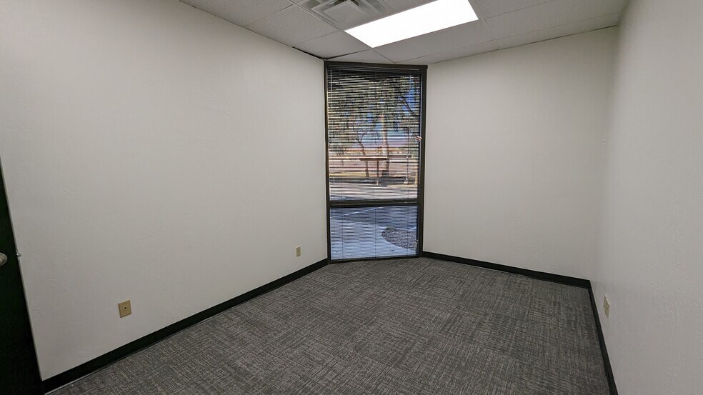 More Photos Of 637 S 48th St, Tempe Unknown For Lease