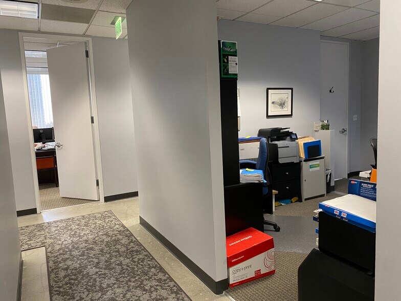 More Photos Of 1901 Avenue of the Stars, Los Angeles Office For Lease