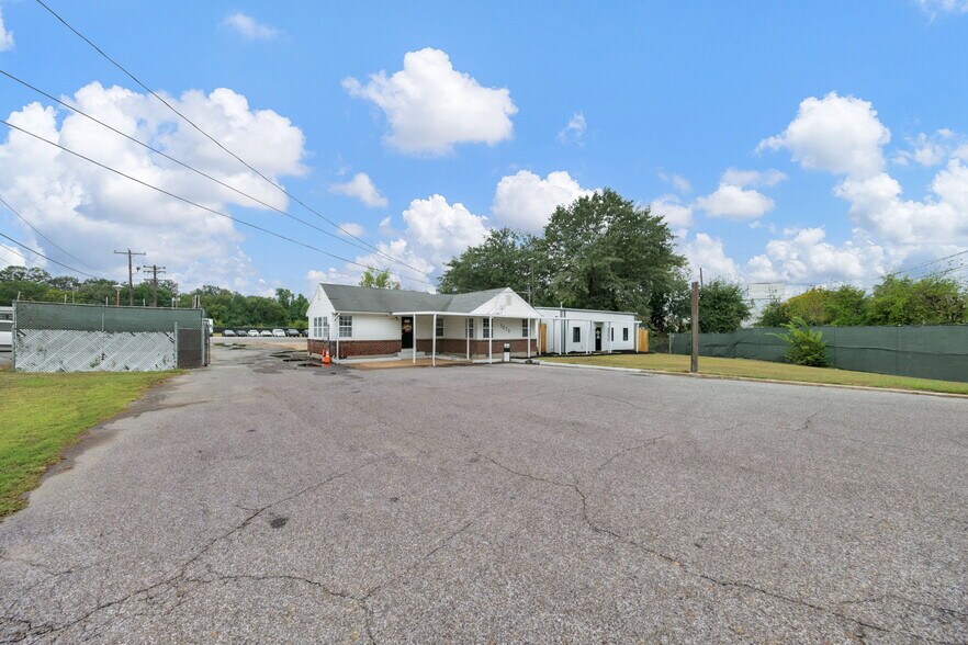 More Photos Of 5079 Old Summer Rd, Memphis General Retail For Sale