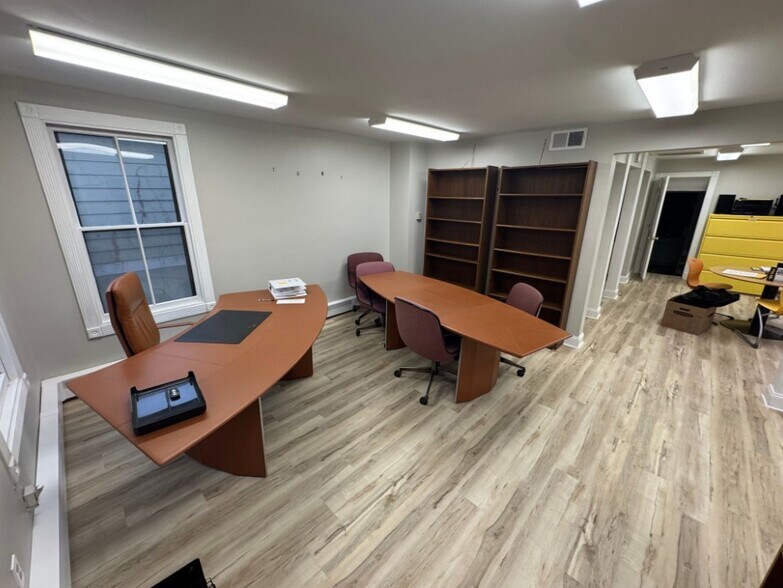 More Photos Of 17 Collegeview Ave, Poughkeepsie Office For Lease