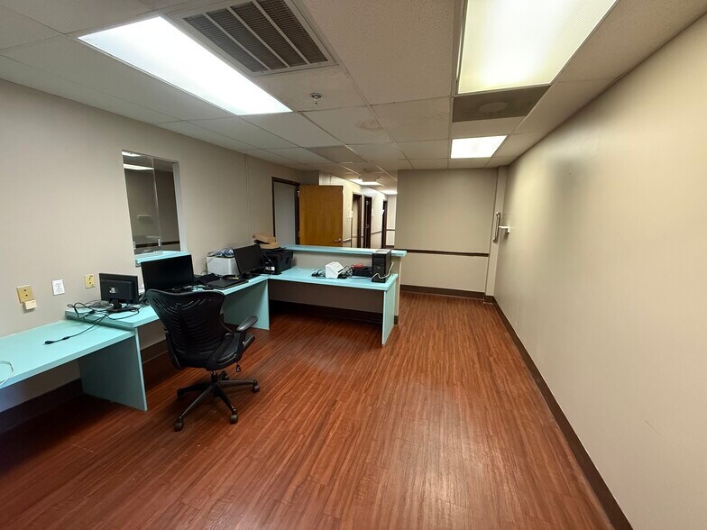 More Photos Of 14100 Fivay Rd, Hudson Medical For Sale