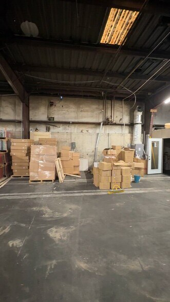 More Photos Of 3209 Industry Dr, Charleston Warehouse For Lease