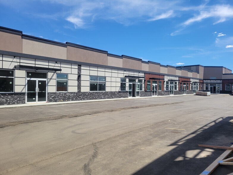 More Photos Of 6217 48A Av, Camrose Storefront Retail Office For Lease