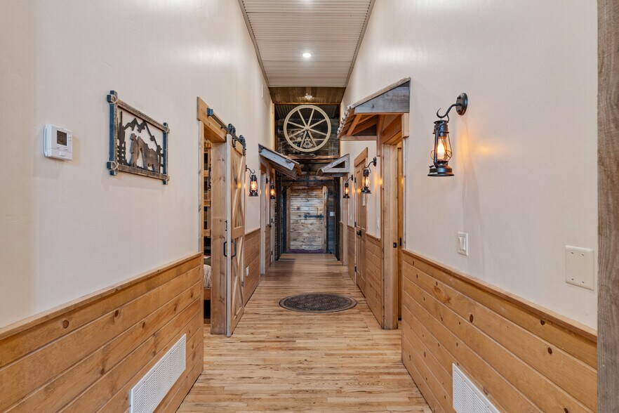 More Photos Of 417 Main St, Ashton Specialty For Sale