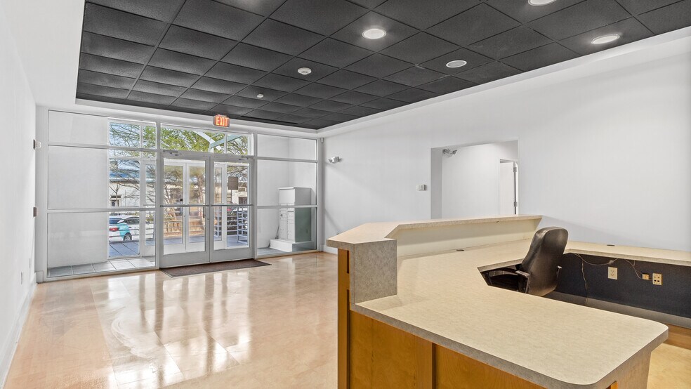 More Photos Of 514 Dabney Rd, Henderson Office For Lease