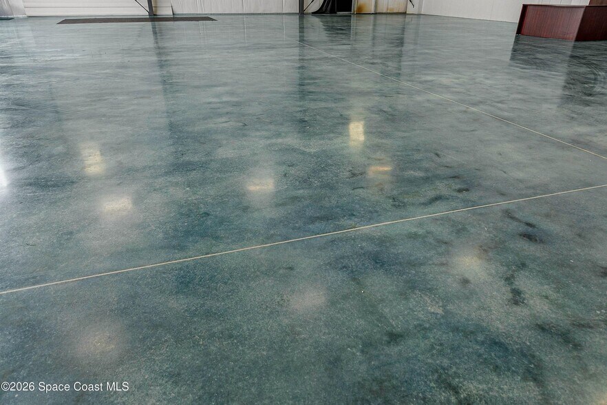 More Photos Of 805 Tower Access Rd, Melbourne Airplane Hangar For Sale