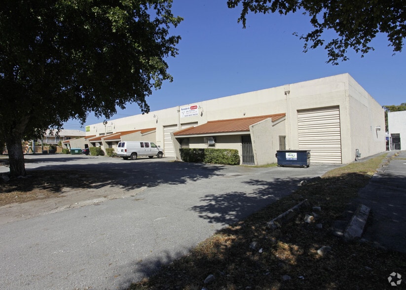 More Photos Of 2382-2396 W 76th St, Hialeah Warehouse For Lease