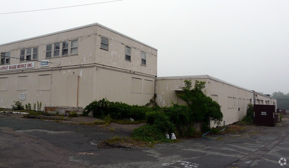More Photos Of 1093 N Montello St, Brockton Service For Lease