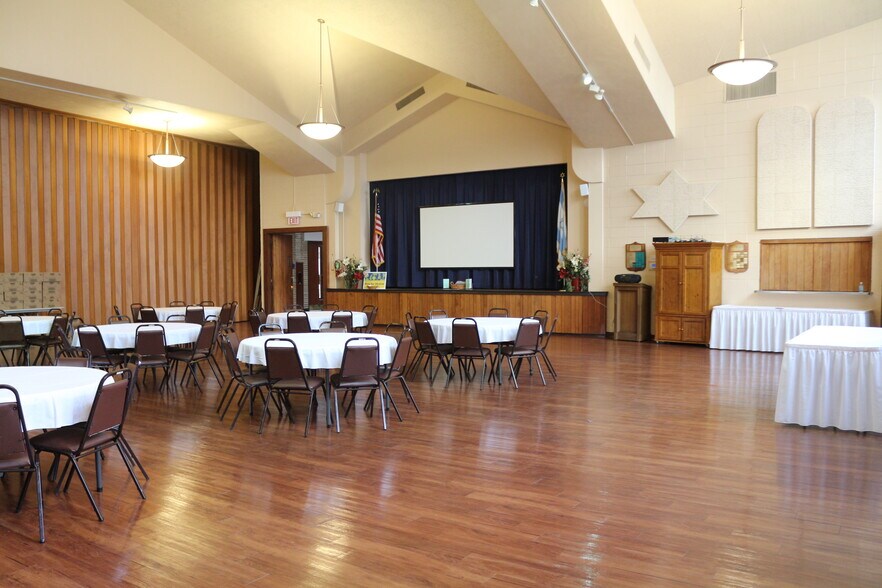 More Photos Of 1140 Governor St, Springfield Religious Facility For Sale