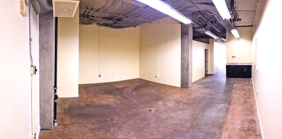 More Photos Of 2004 University Ave, Berkeley Apartments For Lease