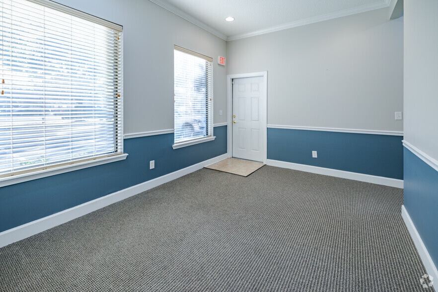 More Photos Of 9191 RG Skinner Pky, Jacksonville Office For Sale