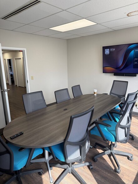 More Photos Of 133-135 Main St, Lockport Office For Lease