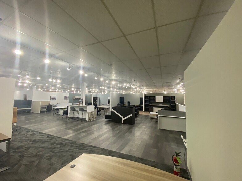 More Photos Of 75 Broadhollow Rd, Farmingdale Industrial For Sale