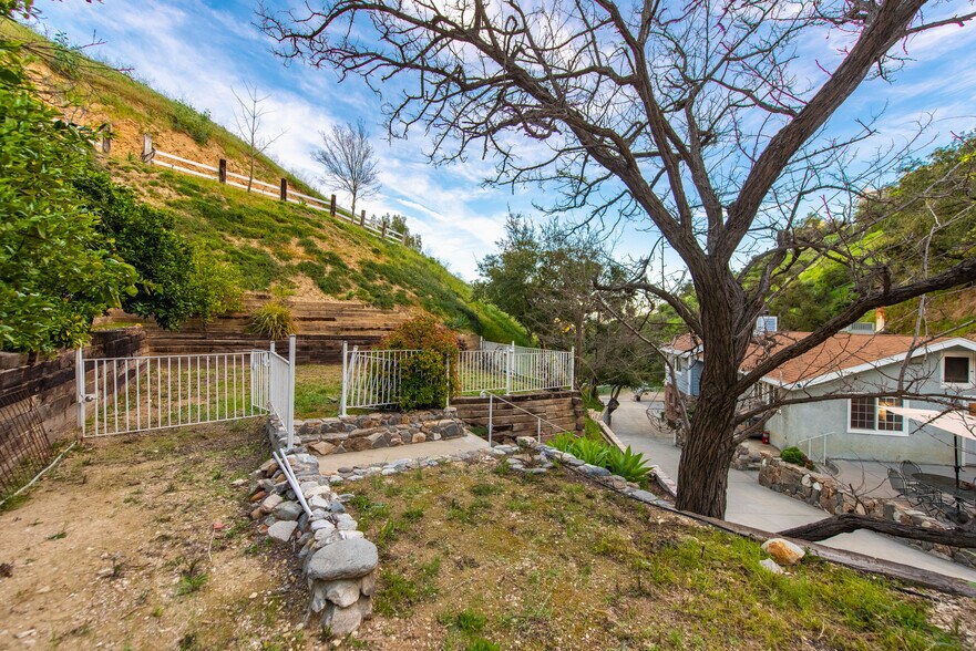 More Photos Of 12141 Wildwood Trl, Kagel Canyon Specialty For Sale