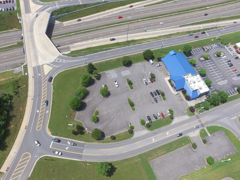 More Photos Of 504 Crockett Trace Dr, Morristown Restaurant For Sale