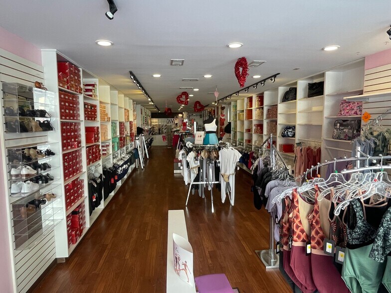 More Photos Of 938 Wayne Ave, Silver Spring Freestanding For Lease