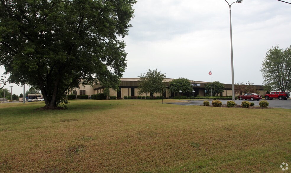 More Photos Of 901 Alfred Thun Rd, Clarksville Manufacturing For Sale