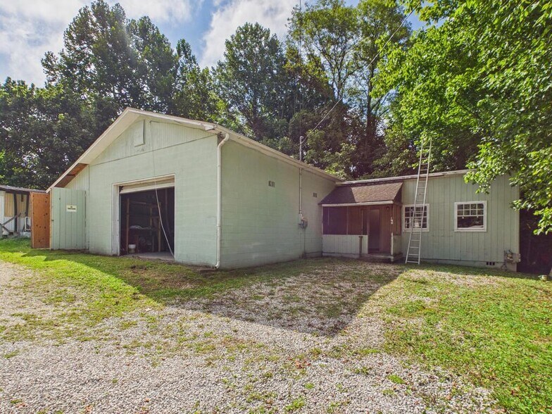 More Photos Of 175 3rd St, Louisa Storefront Retail Residential For Sale
