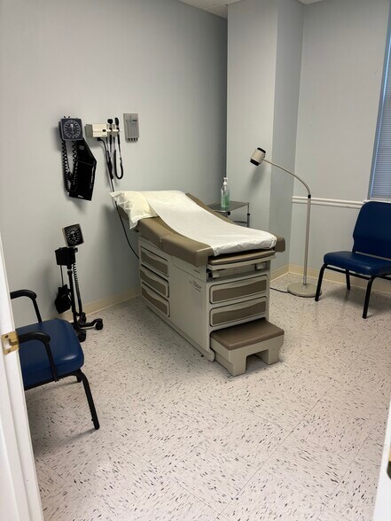 More Photos Of 3606 Maclay Blvd S, Tallahassee Medical For Lease