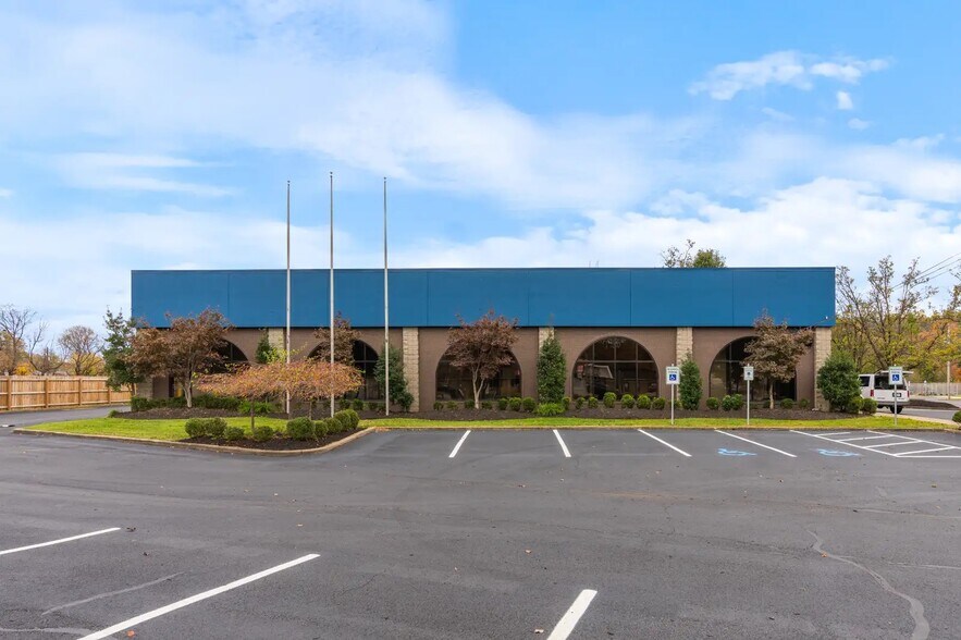 Primary Photo Of 4627 Dixie Hwy, Louisville Office For Sale