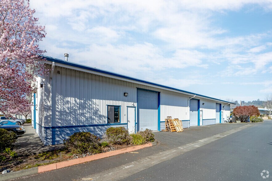 More Photos Of 55 Ericson Ct, Arcata Warehouse For Lease