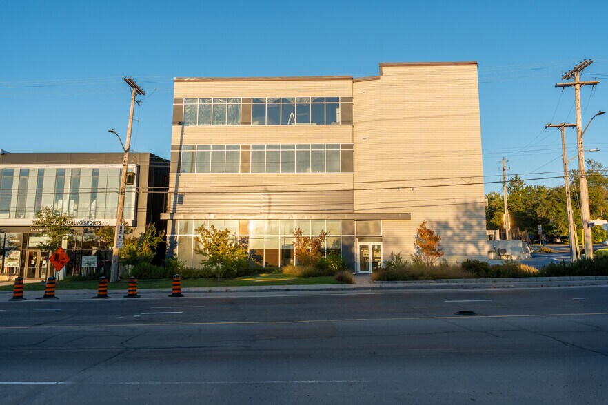 More Photos Of 1637 Bank St, Ottawa Storefront Retail Office For Lease