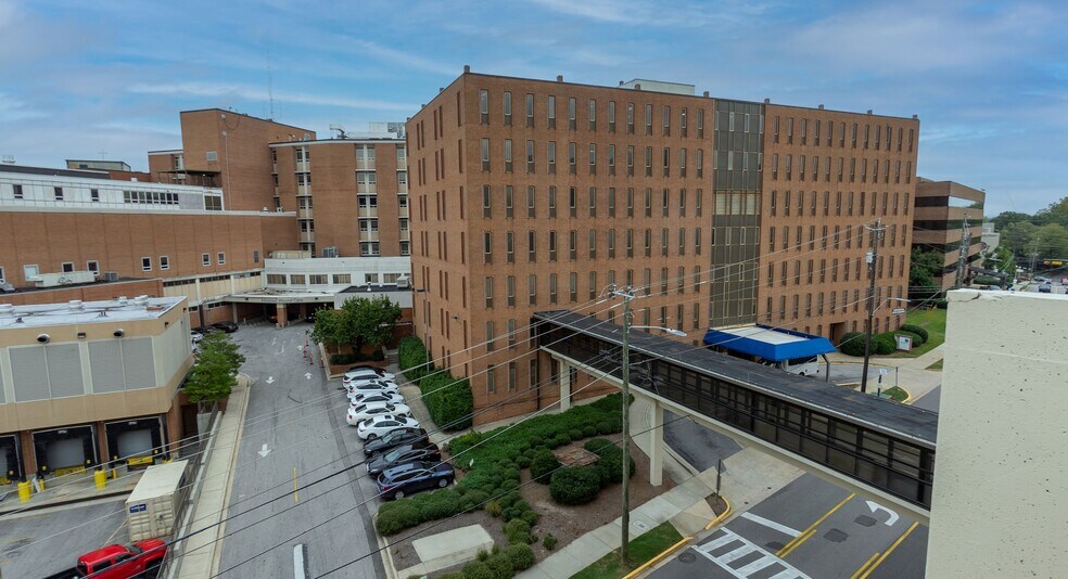More Photos Of 2660 10th Ave S, Birmingham Medical For Lease