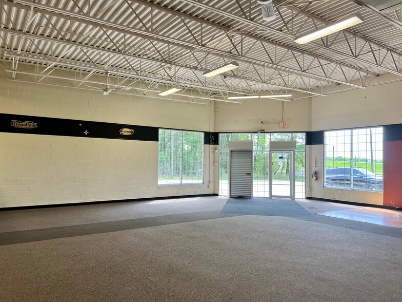 More Photos Of 2850 N Market St, Shreveport Freestanding For Sale