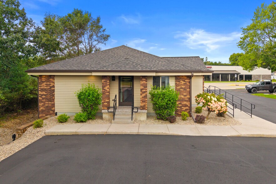 More Photos Of 3210 Post Rd, Stevens Point Office For Lease