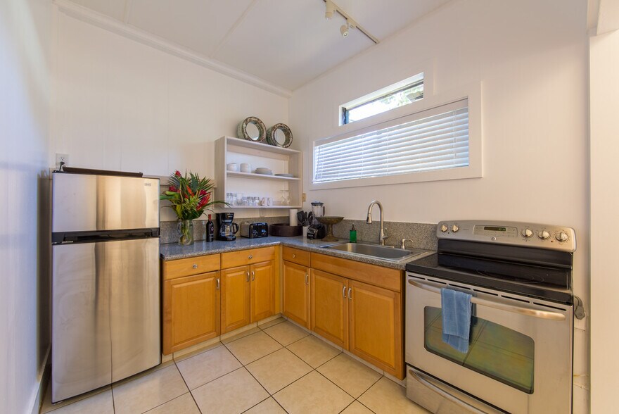 More Photos Of 69 Hana Hwy, Paia Freestanding For Sale