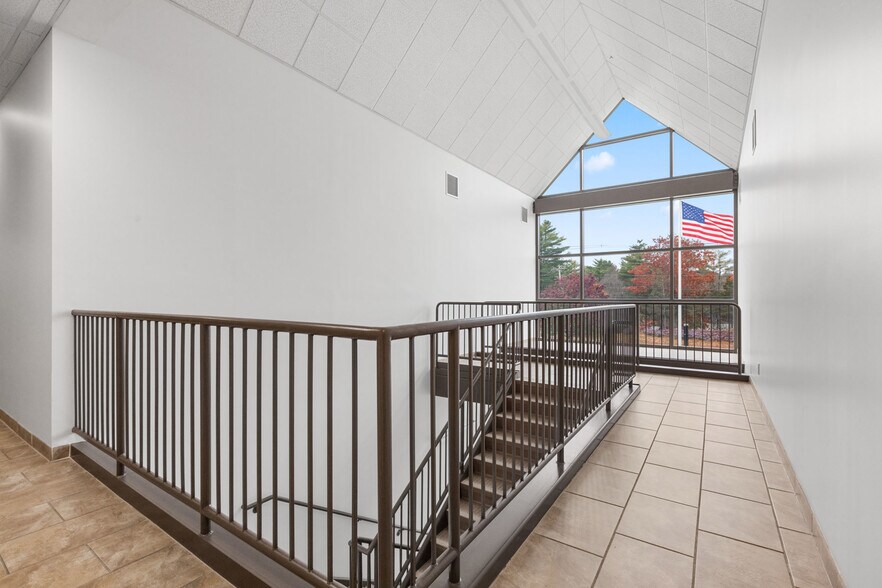 More Photos Of 319 Newburyport Tpke, Rowley Office For Sale