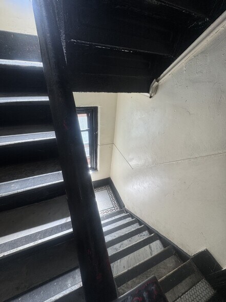 More Photos Of 2406 Lorillard Pl, Bronx Apartments For Sale