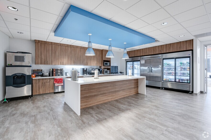 More Photos Of 650 Naamans Rd, Claymont Office For Sale