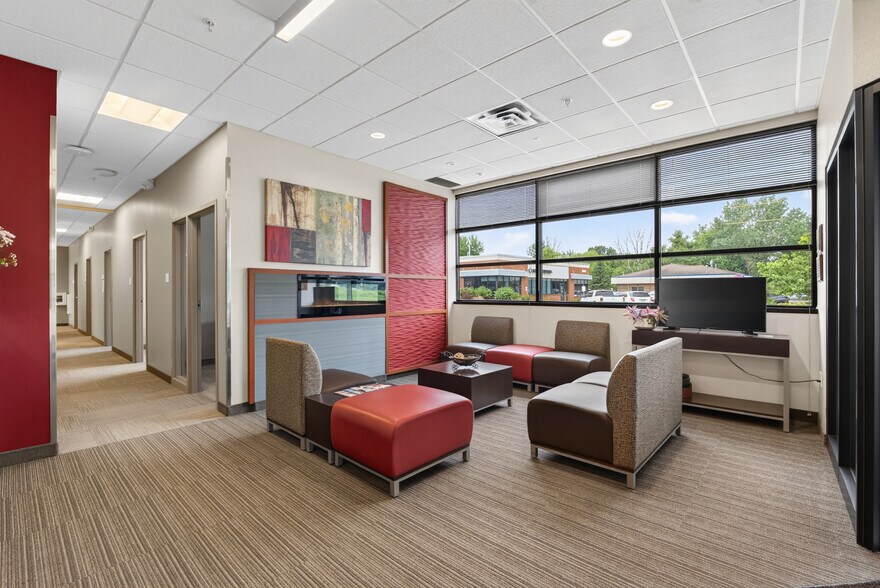 More Photos Of 9605 Schmidt Lake Rd, Plymouth Office Residential For Lease