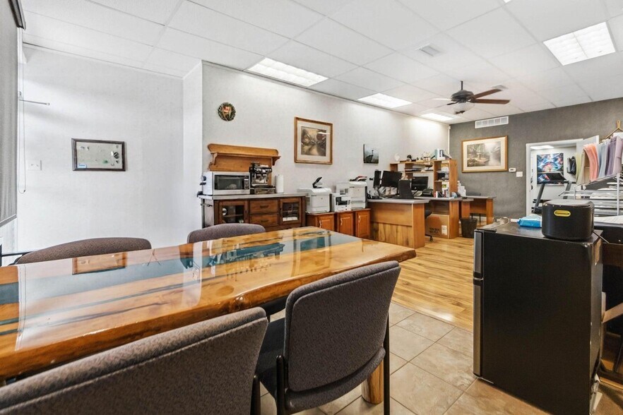 More Photos Of 4821 S Highway 27, Somerset Office For Sale