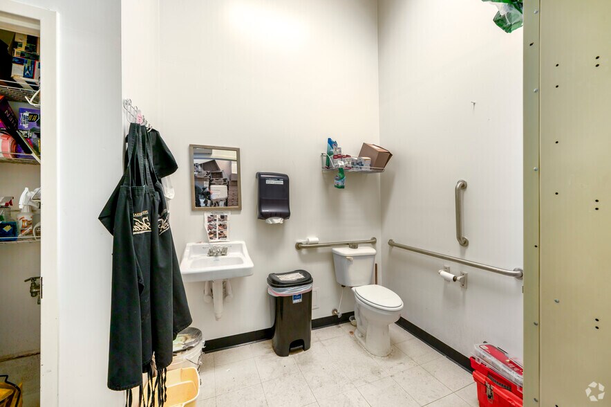 More Photos Of 8408 Georgia Ave, Silver Spring Storefront For Lease